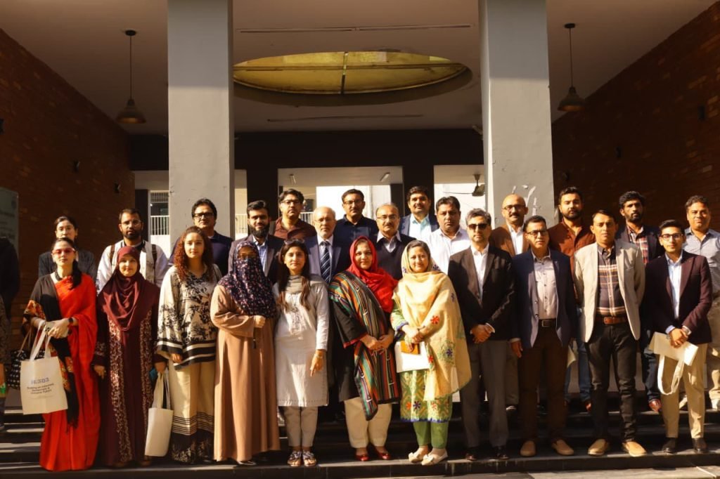 Experts Call For Gender Equality in Pakistan's Media Industry digital media pu